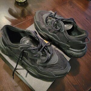 Adidas Sneakers Big kid Size 6 US